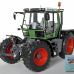 FENDT Xylon 524 miniatuur tractor in schaal 1:32 van het merk Weise Toys