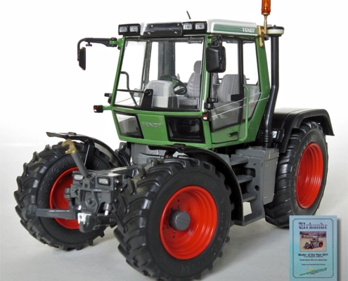 FENDT Xylon 524 miniatuur tractor in schaal 1:32 van het merk Weise Toys