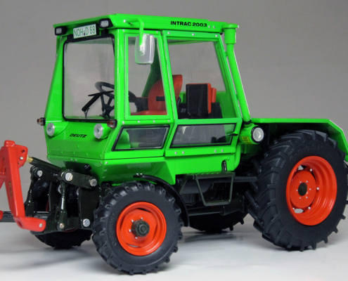 DEUTZ Intrac 2003 A miniatuur tractor in schaal 1:32 van het merk weise toys