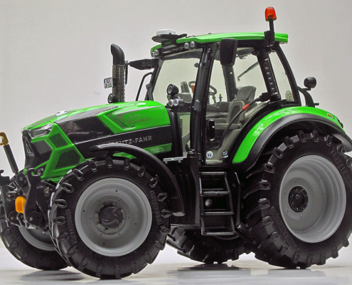 Deutz-Fahr 6165 TTV Warrior miniatuurmodel in schaal 1:32 van het merk weise toys