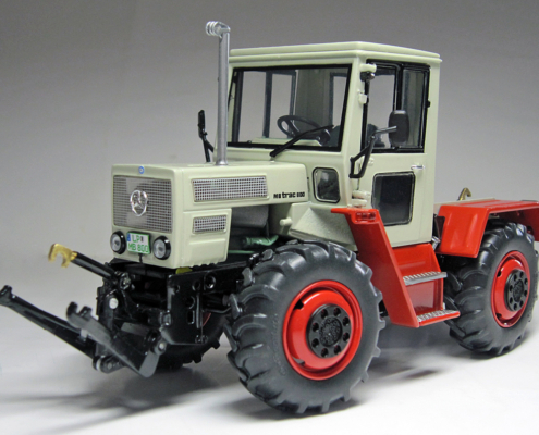 MB-trac 800 (W440) miniatuurtractor in schaal 1:32 van het merk weise toys