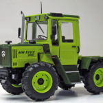 MB-trac 700 (W440) in miniatuur model in schaal 1:32 van het merk weise toys
