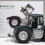 Schlüter Euro Trac 1900 LS miniatuur tractor in schaal 1:32 van weise toys