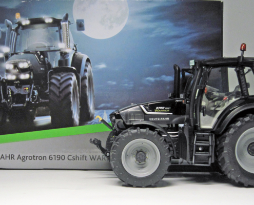 Deutz-Fahr Agrotron 6190 Cshift WARRIOR miniatuur tractor in schaal 1:32 van het merk weise toys