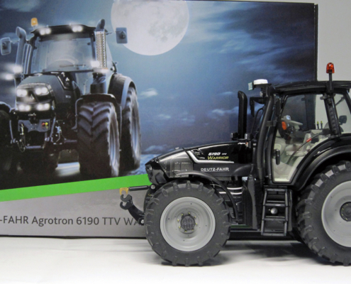 Deutz-Fahr Agrotron 6190 TTV WARRIOR miniatuurtractor in schaal 1:32 van het merk weise toys
