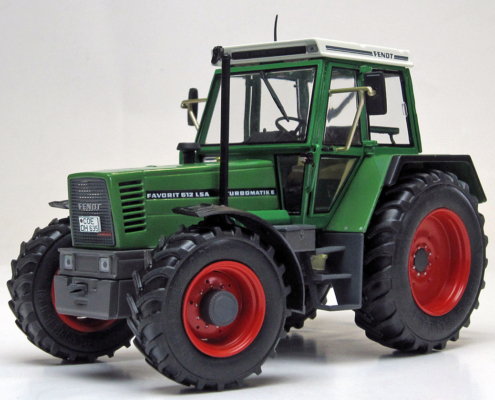 FENDT Favorit 612 LSA miniatuurtractor in schaal 1:32 van het merk weise toys