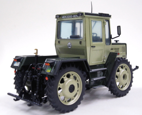 MB-trac 1100 (W441) with row crop wheels miniatuurmodel in schaal 1:32 van weise toys