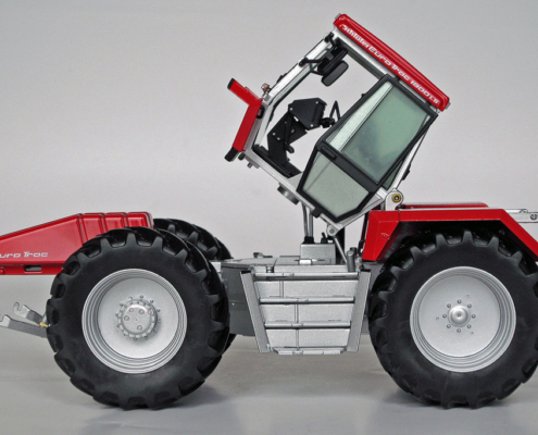 Schlüter Euro Trac 1900 LS in schaal 1:32 van weise toys