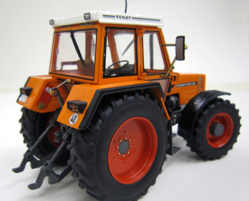 FENDT Favorit 612 LSA Communal miniatuurtractor in schaal 1:32 van het merk weise toys