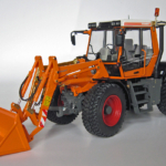 FENDT Xylon 524 Communal with Frontloader in scale 1:32 from the brand weise toys